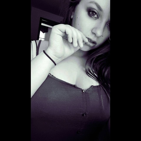 Meet your Posher, Brianna - Picture 1 of 1