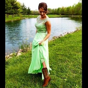 Meet your Posher, Meredith