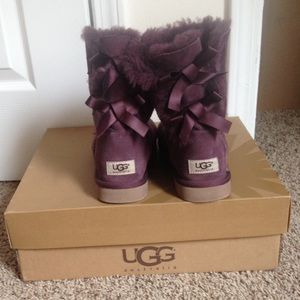 Purple Bailey w/ bow UGGS