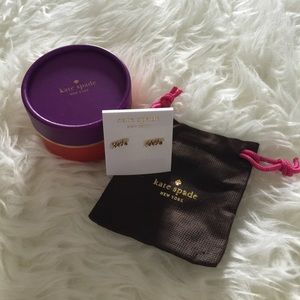|HP| Kate Spade "Mrs" Gold Studs