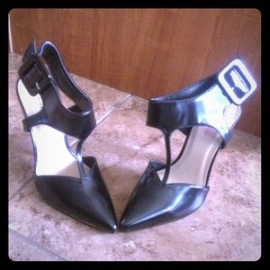 3" black pumps