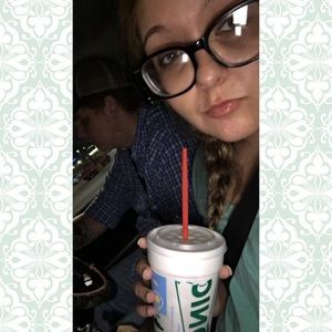 Meet your Posher, Katelyn