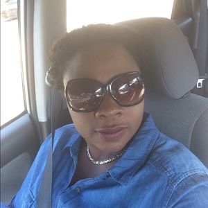 Meet your Posher, Kadine