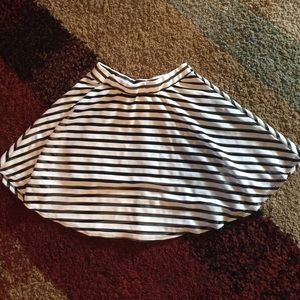 Black and white circle/skater skirt