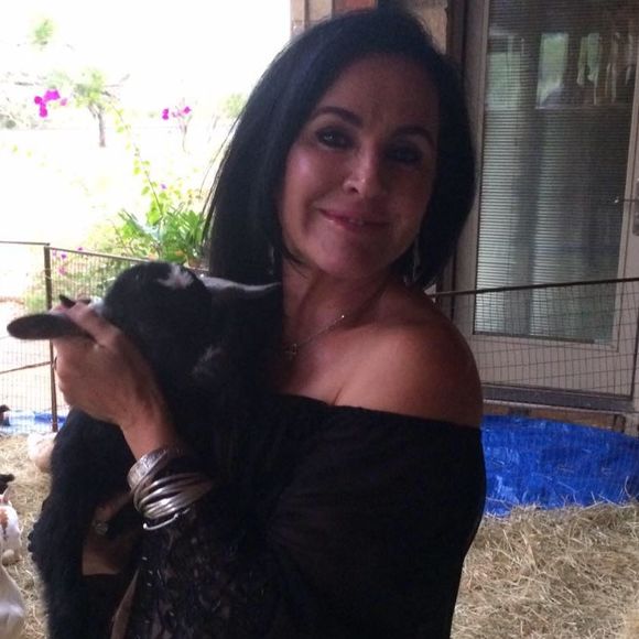 Meet your Posher, Lisa - Picture 1 of 1