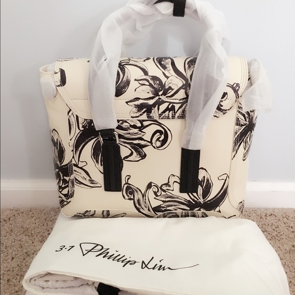 3.1 Phillip Lim Off-White Floral Medium Pashli - Picture 2 of 3
