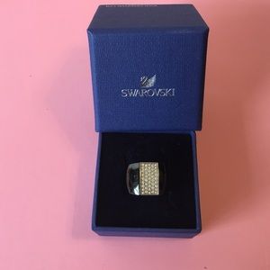 🎀NEW🛍 Authentic Swarovski Reversible Ring
