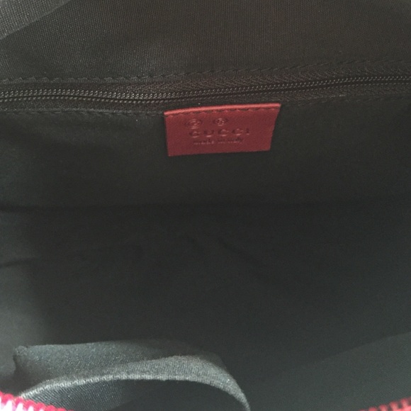 Hysteria Crest Gucci handbag like-new condition! - Picture 3 of 4