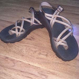 Women's size 9 Toe strap chacos
