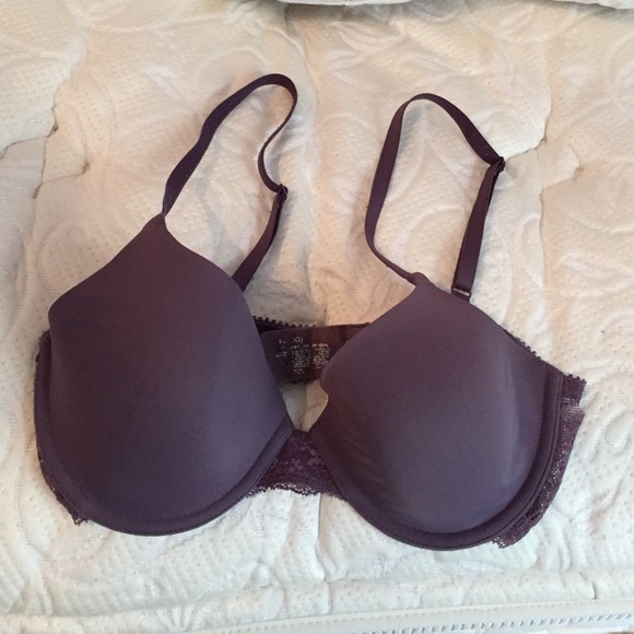 Gap body lacy tee shirt bra