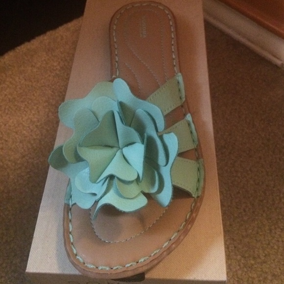 Cute flower sandals