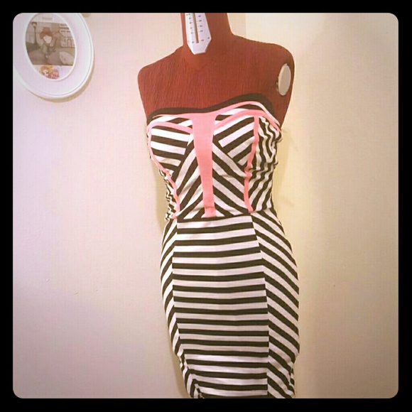 Cute strapless Malloy dress size 4 - Picture 1 of 4