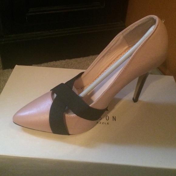 Maddison shoes in pink with black straps