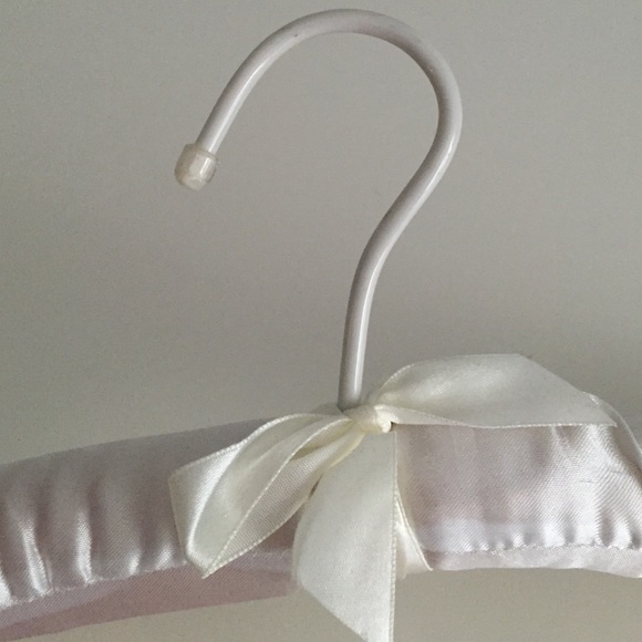 Padded hanger - Picture 2 of 2