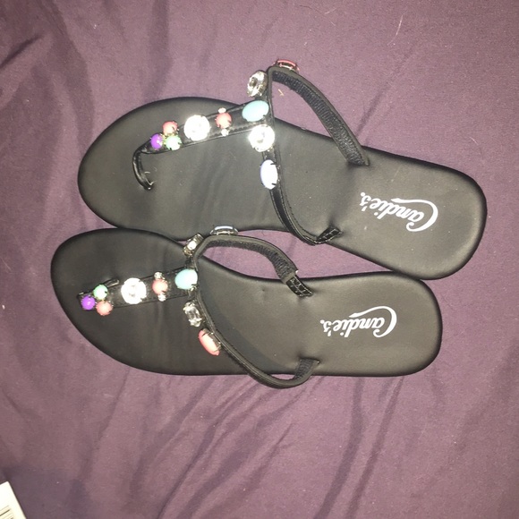 Candie's flat flip flop sandals