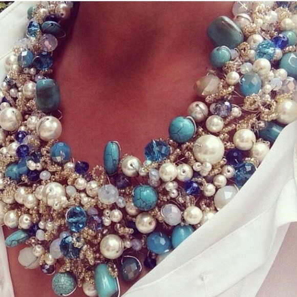 ISO/Looking for this Aldo statement/bib necklace - Picture 2 of 2