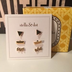 BNWT Stella and Dot Aurora Stud Pack in gold