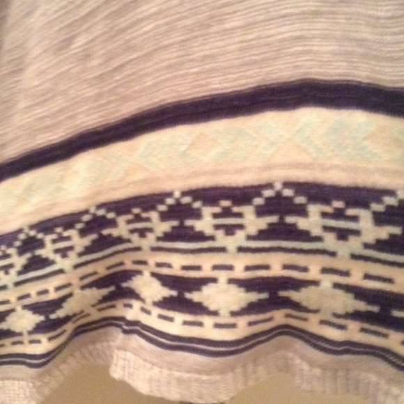 Multi colored shaw - Picture 3 of 3