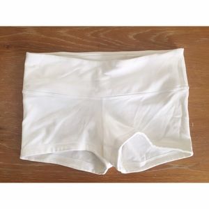 Lululemon boogie short - all white - sz 6