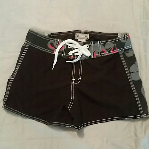 Latitude 32 degrees Shorts M - Picture 1 of 4