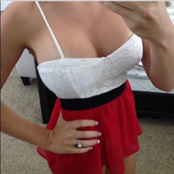 Tops - HP✨SALE✨Red Peplum Top
