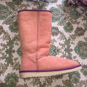 Gently worn coral UGGS! Size 7