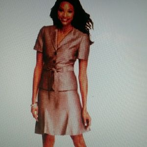 TAHARI Petite Short Sleeve Skirt Suit