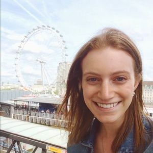 Meet your Posher, Danielle