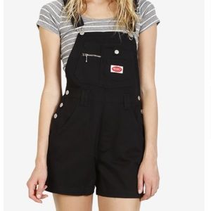 CUTE BLACK OVERALL SHORTS