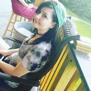 Meet your Posher, Jade