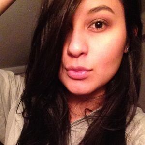 Meet your Posher, Cinthya