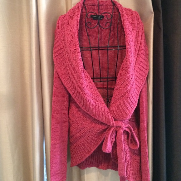 BCBG soft crochet-like cardigan wrap! Like new!