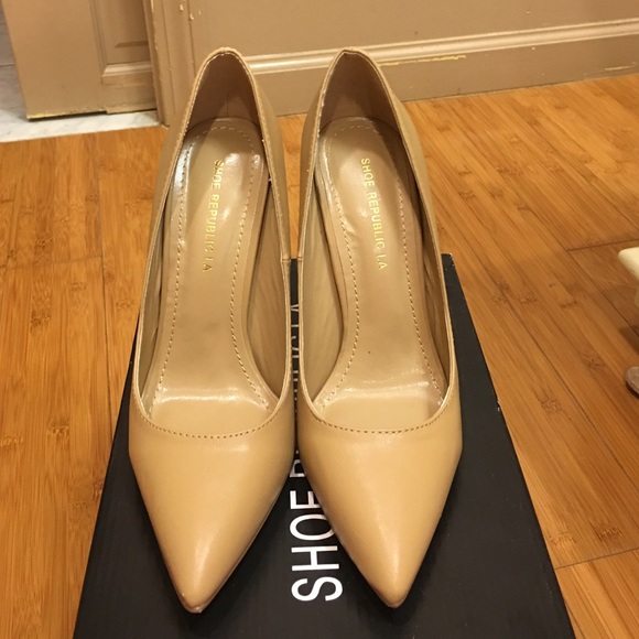 Nude heals - Picture 2 of 3