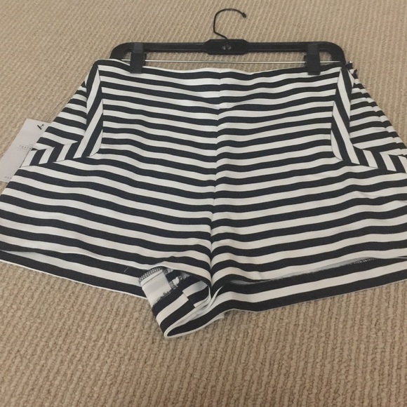 Zara Trafaluc shorts