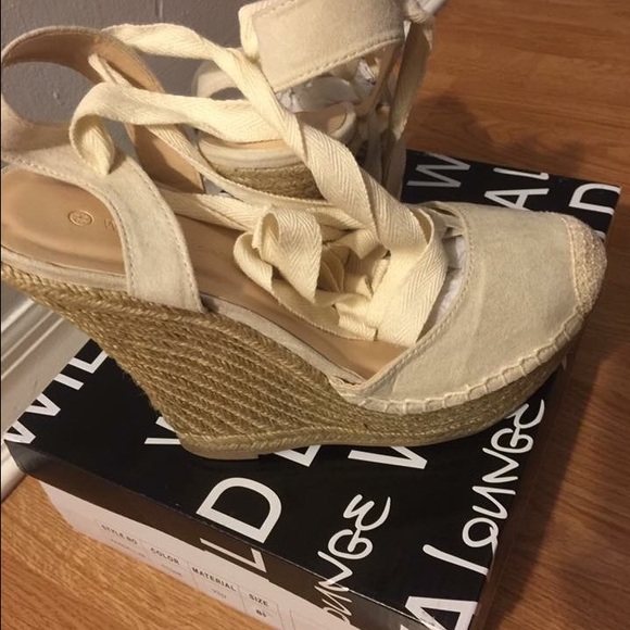 Cute platform Espadrille Wedges - Picture 2 of 4