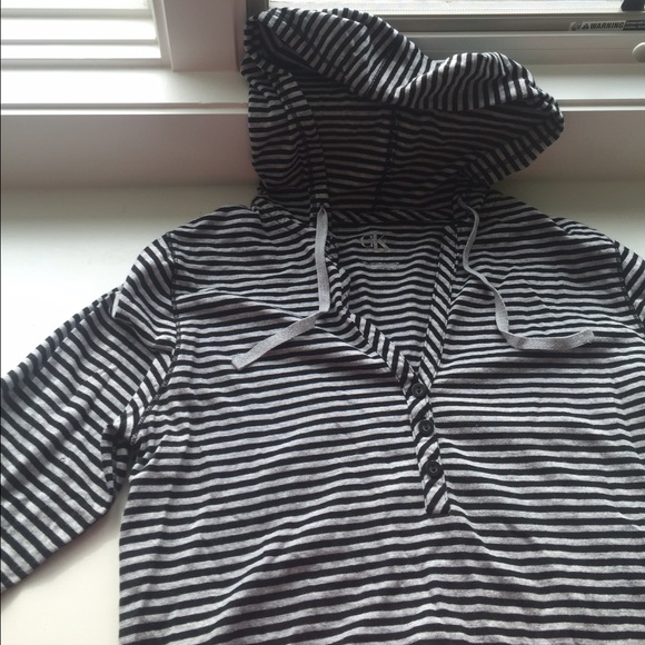 Calvin Klein Sweatshirt: size medium - Picture 1 of 2