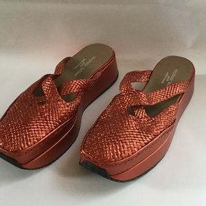 Stephanie Kelian. Paris platform slides