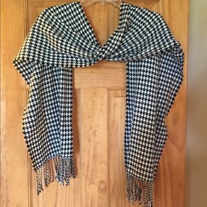 Houndstooth Scarf