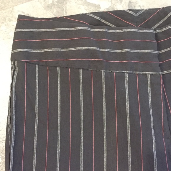 Sz 16 red pinstripe Bisou Bisou pants