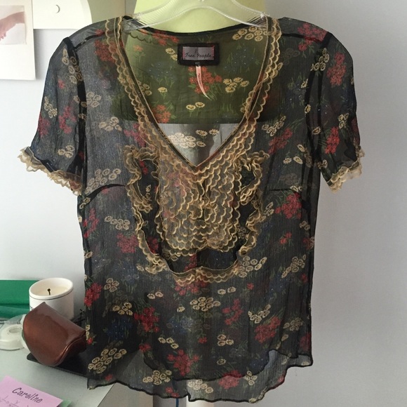 FREE PEOPLE FLIRTY BLOUSE