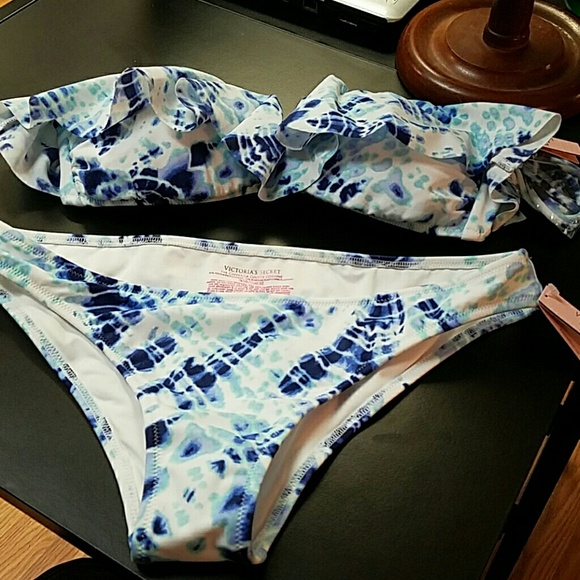 Bikini - Picture 1 of 1