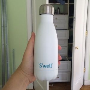 Swell water bottle unused