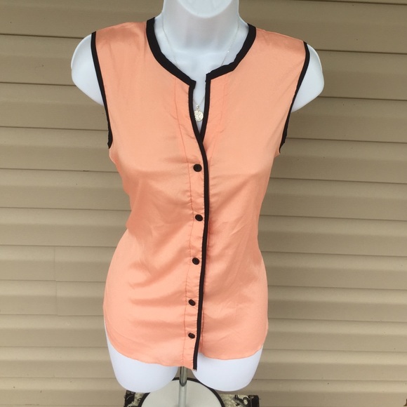 NWOT Peach sleeves button down W/black trim