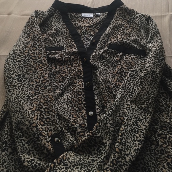 kim Rogers Cheetah Top - Picture 3 of 4