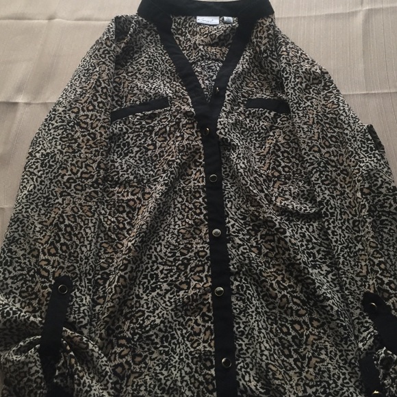kim Rogers Cheetah Top - Picture 4 of 4