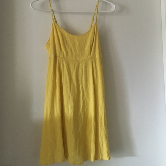 Little yellow dress