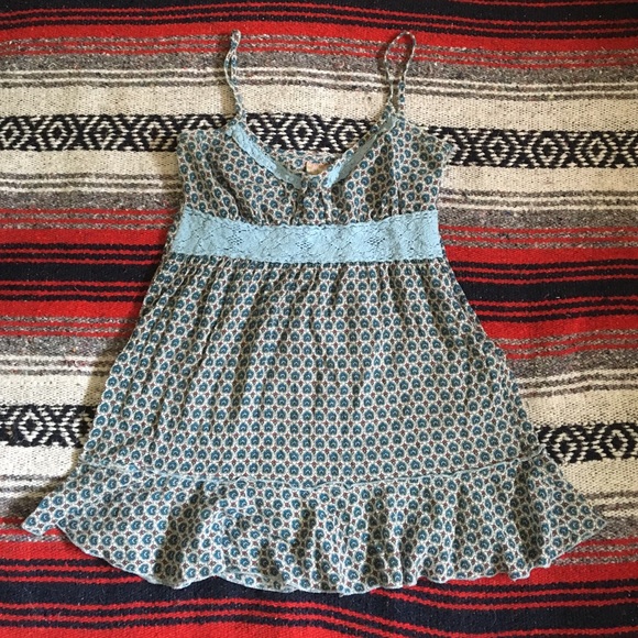 FREE PEOPLE babydoll tank with trim size 6 CUTE