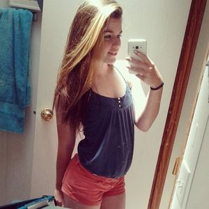 Meet your Posher, Brittney