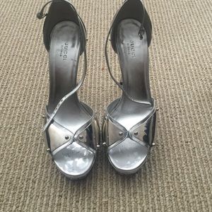 Gucci silver sandal