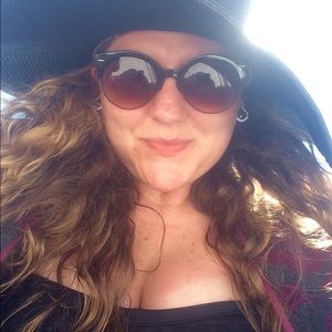 Meet your Posher, Julie